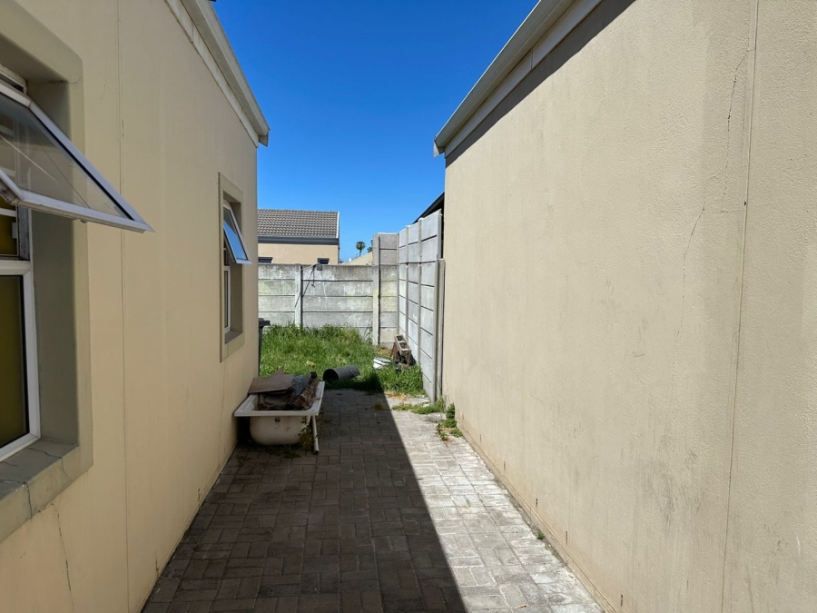 2 Bedroom Property for Sale in Gaylee Western Cape